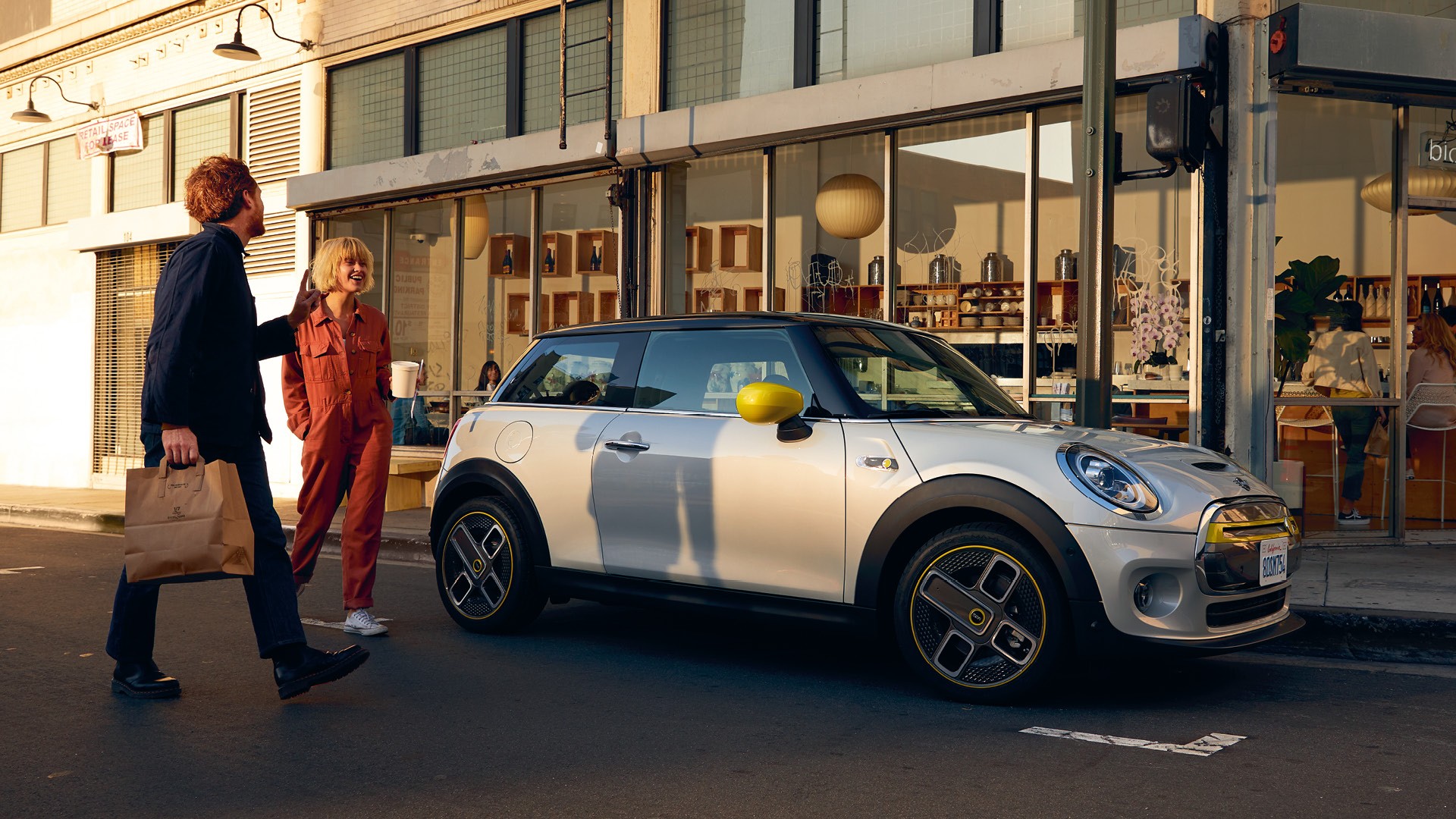 MINI Electric side